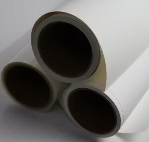 China Factory Printable White PVC Film Roll Permanent Self Adhesive Polyester Film Roll for Advertising Banner Poster