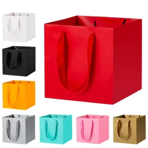 Classic Custom Logo Paperboard Shopping Bags Hot Stamping Twisted Handles Recycled Materials for Supermarket Exhibition