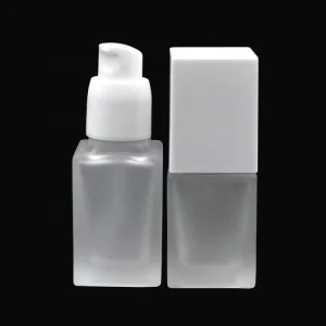 Clear Frosted Glass Cosmetic Packaging Bottles 15ml 20ml 30ml 40ml Foundation Essential Oil Bottles with Lotion Pump