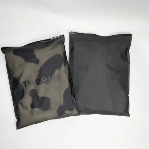 Custom Biodegradable PE Zipper Bags Matte Frosted Plastic Packaging for T Shirts Swimwear Socks Fur with Logo