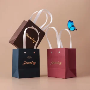 Custom Cosmetic Fancy Gift Bags With Logo Shopping Bag Hard Paper Bag for Christmas Customized