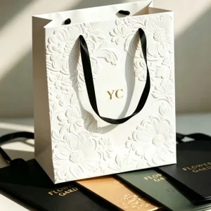 Custom Disposable Luxury Paper Shoes Apparel Shopping Paperboard Bags Flexiloop Handle Screen Printed Logo Matt Lamination