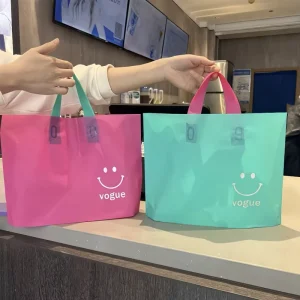 Custom Eco Friendly Washable Multi Pocket Reusable Plastic Shopping Bags Logos for Their Convenience