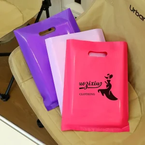 Custom Logo 1pcs MOQ Eco Friendly Recyclable Durable T Shirt Bags Premium Packaging for T shirt Clothing Boutiques Supermarket