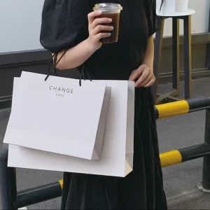 Custom Logo Printed Luxury High End White Paper Jewelry Clothing Packaging Gift Shopping Bag