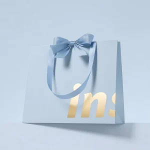 Custom Logo Recyclable White Cardboard Shopping Bags Luxury Gold Foil Stamping Handbags for Boutique with Ribbon Handle