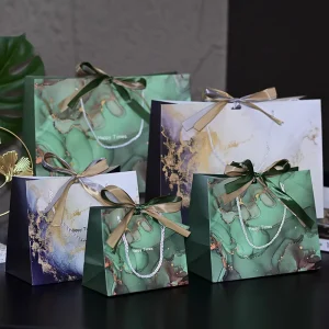 Custom Personal Luxury Large Shopping Paper Bags with Your Own Logo Package Paper Gift Bag Custom Green Paper Bags Print