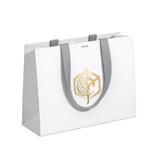 Custom promotional white gift bags fashionable clothing and jewelry packaging commercial paper bags with your custom logo