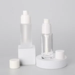 Cylinder Glass Cosmetic Bottle for Liquid Makeup Foundation and Concealer Large Doe Foot Applicator Spray Bottle