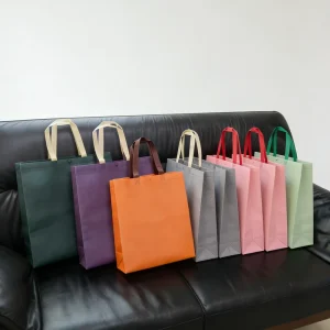 Durable Eco Friendly Colorful Nonwoven Tote Bags Reusable Shopping Bags Custom Logo Silk Screen Printed Craft