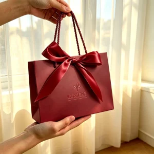 Eco Friendly Luxury Gift Bags Ribbon Handles Sturdy Kraft Paper Tote Bags Customized Logo Business Shopping Candle