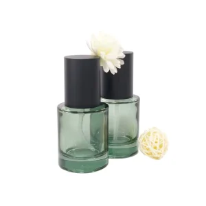 Flat Shoulder Refillable Spray Bottle 30ml 50ml Green Custom Round Empty Glass Refill Perfume Bottles for Cosmetic