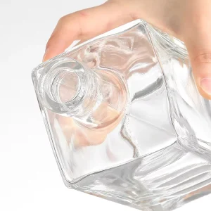 High Quality Thick Square Vodka Glass Bottles with Capacities of 500ml 700ml and 750ml Can Be Customized with Printing
