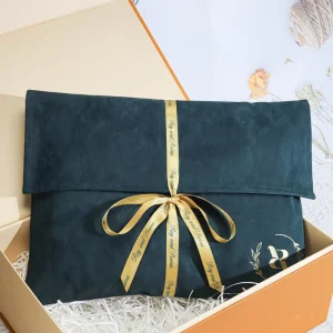 Large Capacity Velvet Handbag Clothing Flap Dust Pouch with Ribbon Customized Hair Extension Packing Velvet Envelope Bag