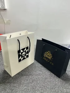 Low MOQ High Quality Reusable Eco Friendly Custom Logo Printed Paperboard Gift Packaging Bags for Gift Craft