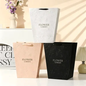 Luxury Custom Embossed Flower Packaging Paper Bag Bouquet Florist Supplies Flower Bag Floral Arrangements