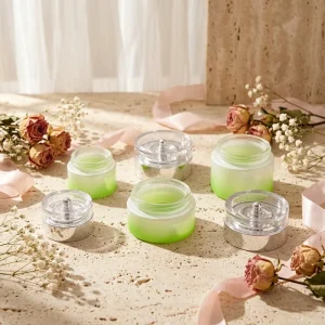 Modern Design Cosmetic Bottle Glass Jar Packaging with Silver Cap