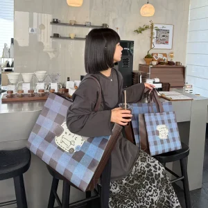 New Laminated Nonwoven Shopping Tote Bags Premium Gift Packaging for Clothing Boutique Ready Stock Custom Logo