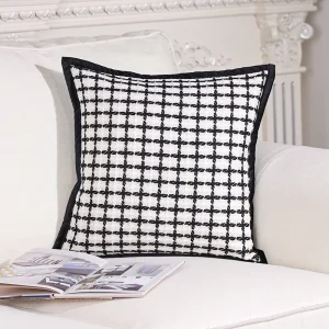 OEM ODM Customization Private Label BSCI Zipper Black Grid Decorative Cushion Covers Knitted Throw Pillow