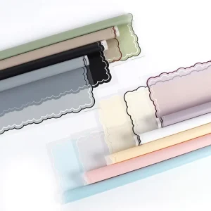 Small Waterproof Jelly Film Wrapped Strawberry Bouquet Fresh Flower Wrapping Paper Handkerchief Style Paper Paperboards