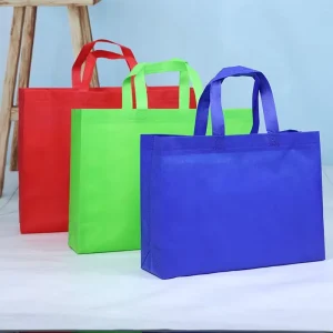 Stock Non Woven Laminated Tote Bags with Custom Logo Printing Eco Friendly 3D Shopping Bags for Clothing Advertising