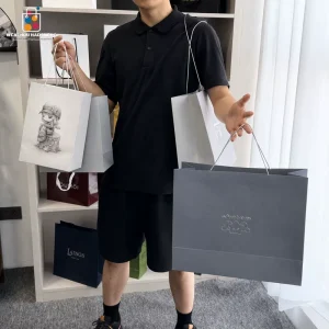 Various Sizes Paper Gift Bags Custom Own Logo White Card Shopping Packaging Bags With Handles