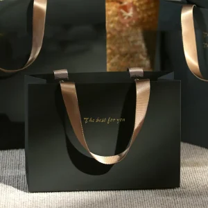 YCG Factory Paper Bag Custom Printed logo Luxury Clothing Shopping Paper Bags Boutique Recyclable Gift Bag With Ribbon Rope